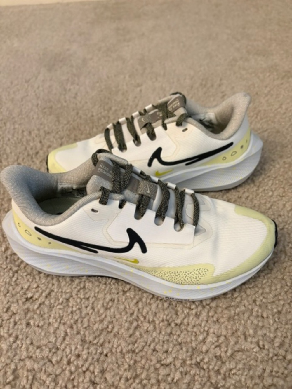 Nike Air Zoom Pegasus 39 Shield Womens Size 5.5 Running Shoes Pale Ivory